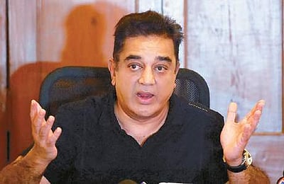 சொகுசு விடுதியில் எம்எல்ஏக்கள்: கமலஹாசனின் நெத்தியடி கேள்விகள்