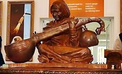 அப்துல் கலாம் சிலை அருகில் பைபிள், குர்ரான் வைத்தார் அவரது அண்ணன் பேரன்