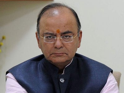 ஜெயலலிதா நினைவிடத்தில் மத்திய நிதி அமைச்சர் அருண் ஜேட்லி அஞ்சலி!