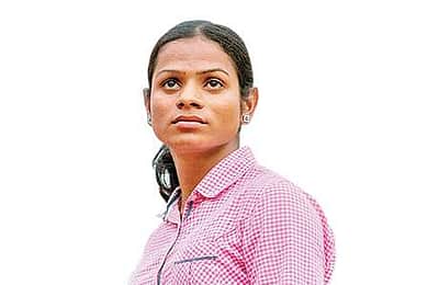என் சகோதரி என்னைத் தாக்கி பணம் கேட்டு மிரட்டுகிறார்: ஓரினச் சேர்க்கையாளராக  அறிவித்த ஓட்டப்பந்தய வீராங்கனை பேட்டி  