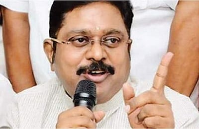 அதிமுகவின் இரு அணிகளையும் இணைப்பது சாத்தியமே