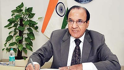 இந்தியாவின் புதிய தலைமை தேர்தல் ஆணையராக அச்சல் குமார் ஜோதி பொறுப்பேற்பு! 