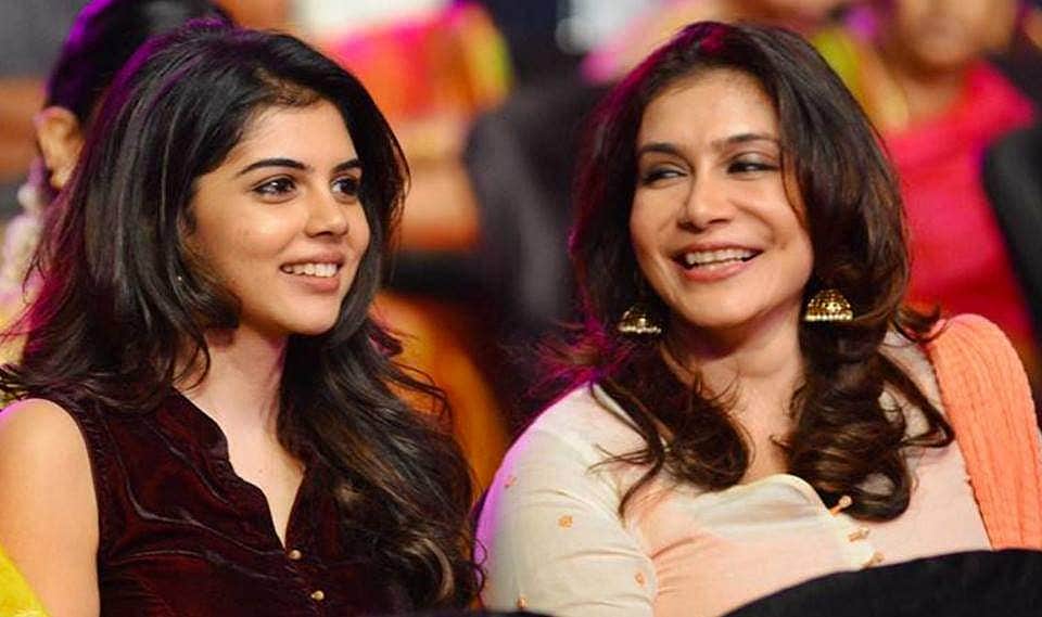 கதாநாயகியாக அறிமுகமாகும் நடிகை லிசியின் மகள் (படங்கள்)