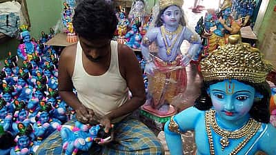கிருஷ்ணர் சிலை தயாரிப்பு பணி தீவிரம்