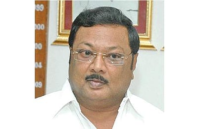 கருணாநிதி மெளனத்துக்குப் பிறகு தமிழகத்தில் நடப்பது அரசியல் இல்லை