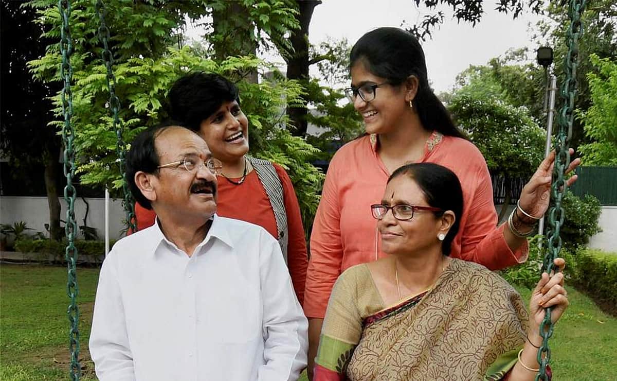 உஷாபதியிலிருந்து உப ராஷ்டிரபதியாவதால் வெங்கய்யா நாயுடு பெற்றதும், இழப்பதும்?!