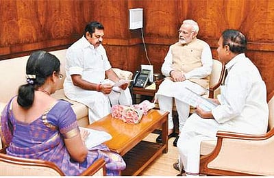 'நீட்' தேர்வு விலக்கு: பிரதமரிடம் முதல்வர் மீண்டும் வலியுறுத்தல்