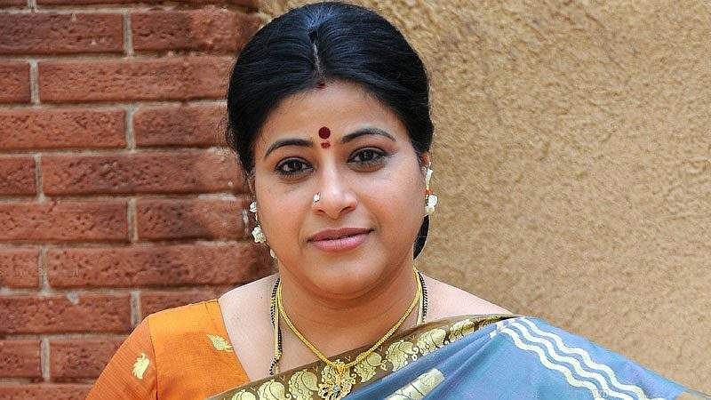 செட் பிராப்பர்ட்டி மாதிரியான அம்மா ரோல்களில் நடிக்க விருப்பமில்லை, போல்டாகச் சொன்ன நடிகை!