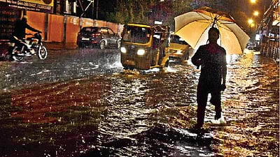 12 மாவட்டங்களில் நள்ளிரவு வரை பலத்த மழைக்கு வாய்ப்பு!