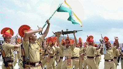 எல்லையில் கொடி இறக்கும் நிகழ்வு