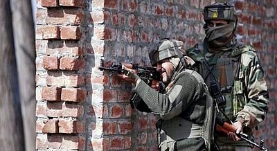 லஷ்கர்-இ-தொய்பா தளபதி இந்திய ராணுவத்தால் சுட்டுக்கொலை