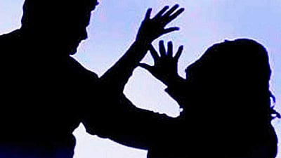 ஐந்து நட்சத்திர ஓட்டலில் பெண் ஊழியருக்கு பாலியல் தொல்லை: பாதுகாப்பு அதிகாரி கைது (வீடியோ இணைப்பு)