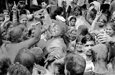 மேற்கு வங்க நகராட்சித் தேர்தல்: திரிணமூல் காங்கிரஸ் வெற்றி; பாஜகவுக்கு 2-ஆவது இடம்