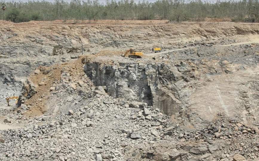 அன்னவாசல் அருகே உள்ள அமைச்சர் சி. விஜயபாஸ்கருக்கு சொந்தமான கல்குவாரிக்கு சீல்? 