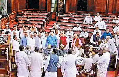 சமையல் எரிவாயு மானியம் ரத்து: நாடாளுமன்றத்தில் எதிர்க்கட்சிகள் அமளி