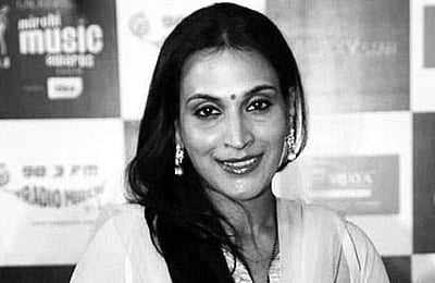 ஆஷ்ரம் பள்ளிக்கு பூட்டு: ரூ.5 கோடி இழப்பீடு கோரி ஐஸ்வர்யா தனுஷ் வழக்கு