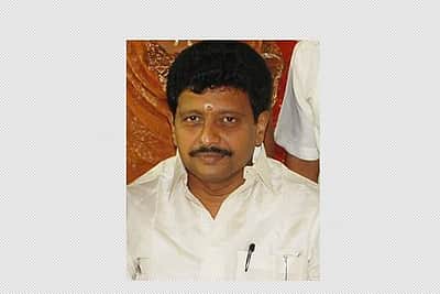 தனபாலை முதல்வராக்கினால் அதிமுக ஆட்சி நீடிக்கும்: திவாகரன்