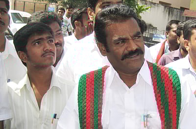 தினகரன் ஆதரவு எம்.எல்.ஏ.களை முதல்வர் அழைத்து பேச வேண்டும்: தனியரசு பேட்டி