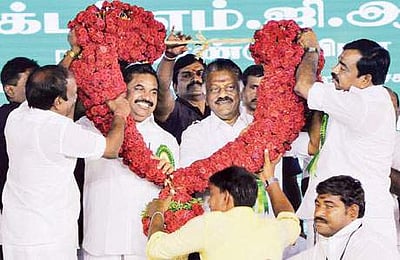 கட்சியையும், ஆட்சியையும் யாராலும் அசைக்க முடியாது: முதல்வர் எடப்பாடி கே.பழனிசாமி