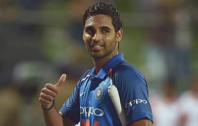 தோல்வியிலிருந்து தப்பிய இந்தியா: பேட்டிங்கில் சாதனை படைத்த புவனேஸ்வர் குமார்!