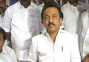 பெரும்பான்மையை இழந்த அரசு தானாகவே ராஜிநாமா செய்ய வேண்டும்