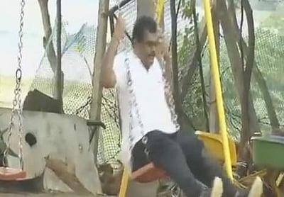 டிடிவி தினகரன் ஆதரவு எம்.எல்.ஏக்கள் நடவடிக்கையைக் கண்காணிக்க மத்திய உளவுத் துறை அதிகாரிகள் குழு வருகை