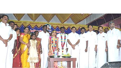 அமைதி, எளிமைக்கு அதிமுக எம்எல்ஏக்கள் எடுத்துக்காட்டு: முதல்வர் பெருமிதம்