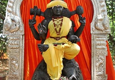 குருப்பெயர்ச்சி அன்று வழிபட வேண்டிய குரு ஸ்தலங்கள்!