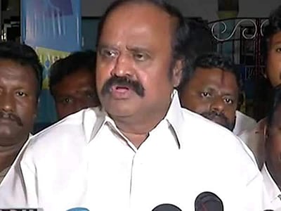 எங்களைக் கேட்காமல் கட்சி விவகாரத்தில் முடிவெடுக்கக் கூடாது: தேர்தல் ஆணையத்தில் தினகரன் அணி மனு!