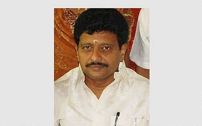 2011இல் இருந்து மின் துறையில் ஊழல்: சசிகலாவின் சகோதரர் திவாகரன் குற்றச்சாட்டு