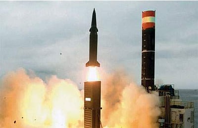 வட கொரியா புதிய ஏவுகணை சோதனை