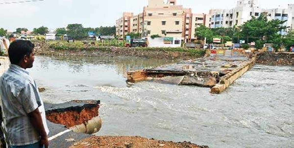 பெரும் நகரங்களை புரட்டிப்போட்ட வெள்ளத்துக்கு மழை மட்டும்தான் காரணமா?