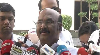 முதல்வர் தலைமையிலான எம்எல்ஏக்கள் கூட்டத்தில் 111 பேர் பங்கேற்பு: அமைச்சர் ஜெயக்குமார்