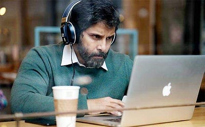 துருவ நட்சத்திரம் படக்குழுவினர் துருக்கி எல்லையில் சிக்கினர்!