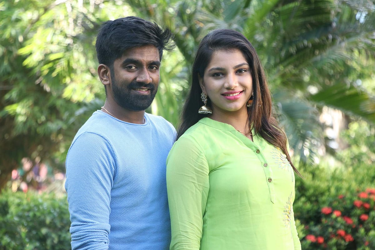 நடிகையைக் காதல் திருமணம் செய்கிறார் இளம் இசையமைப்பாளர்! (படங்கள்)