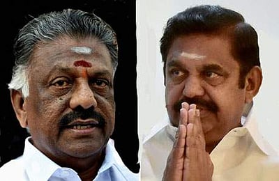 அரசியல் பரபரப்பு: முதல்வர் பழனிசாமியுடன் அமைச்சர்கள் 2-ம் கட்ட ஆலோசனை