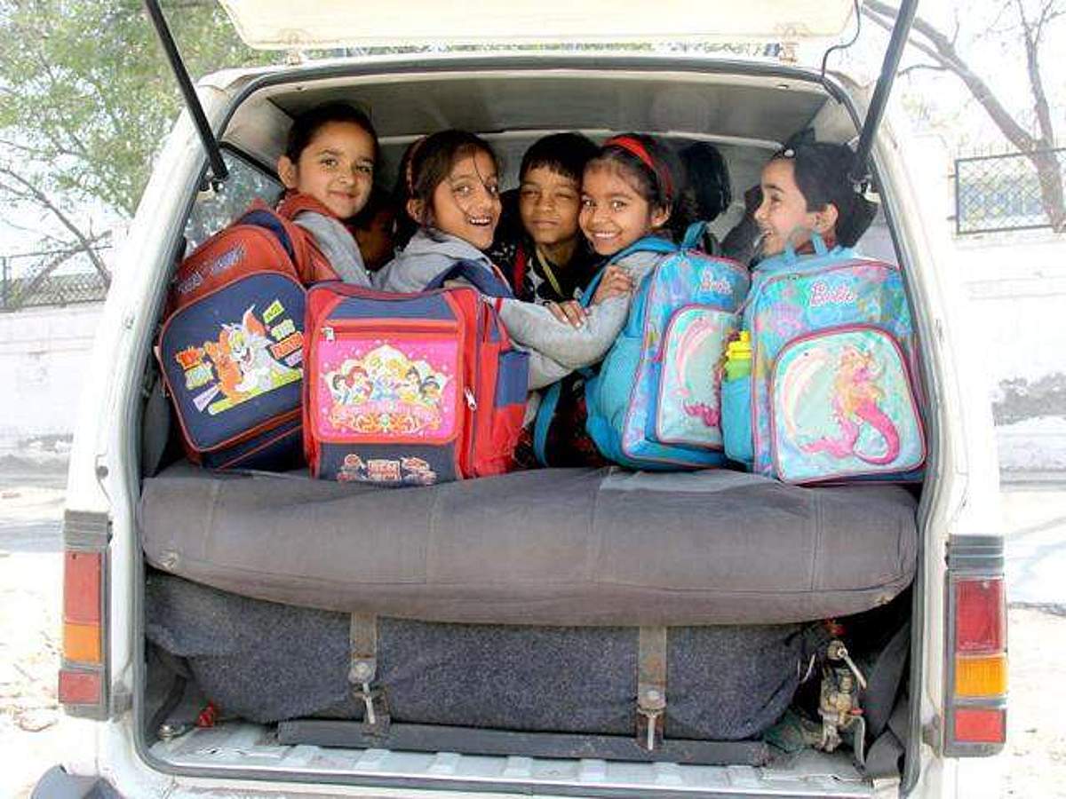 தனியார் வேன்களில் குழந்தைகளைப் பள்ளிக்கு அனுப்புகிறீர்களா?