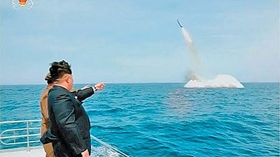 வடகொரியா புதிய ஏவுகணைச் சோதனை: ஜப்பான் மீது பறந்ததால் பதட்டம்