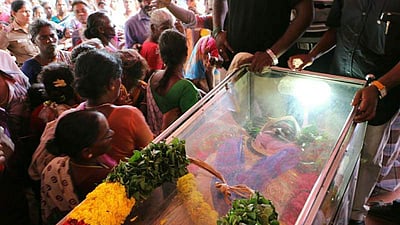 தமிழகம் முழுவதும் தன்னெழுச்சி போராட்டம்