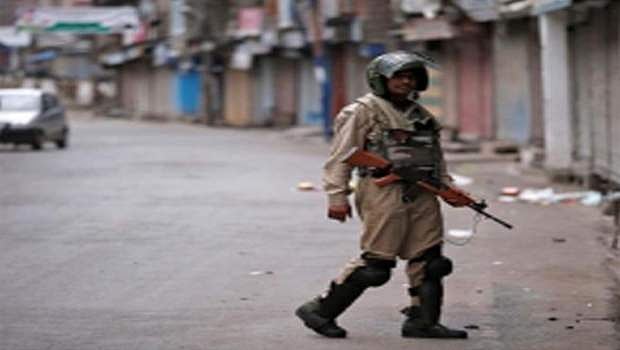 காஷ்மீரில் பாதுகாப்பு படையினர் என்கவுண்டர்: தீவிரவாதி சுட்டுக்கொலை