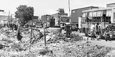 திரிசங்கு நிலையில் துறைமுக இணைப்புச் சாலை திட்டப் பணிகள் : ஒப்பந்ததாரர் விலகியதால் 5 மாதங்களாக முடங்கிக் கிடக்கும் அவலம் 