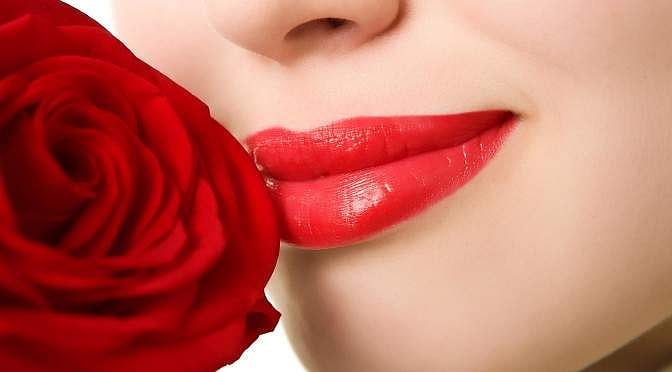 லிப்ஸ்டிக்கில் என்னவெல்லாம் கலக்கப்பட்டிருக்கிறது? விரைவில் தெரிந்து கொள்ளலாம்