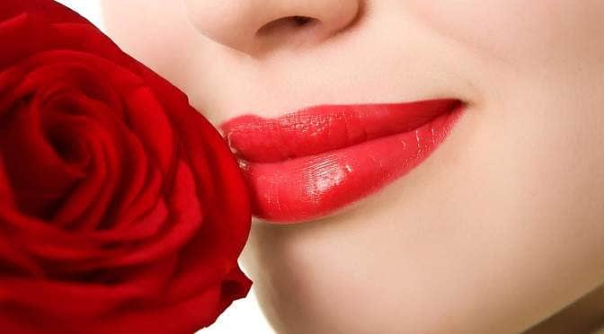 லிப்ஸ்டிக்கில் என்னவெல்லாம் கலக்கப்பட்டிருக்கிறது? விரைவில் தெரிந்து கொள்ளலாம்