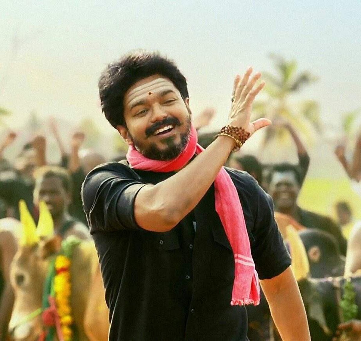 உலகளவில் அதிக லைக்ஸ்: விஜய்யின் மெர்சல் டீசர் சாதனை!