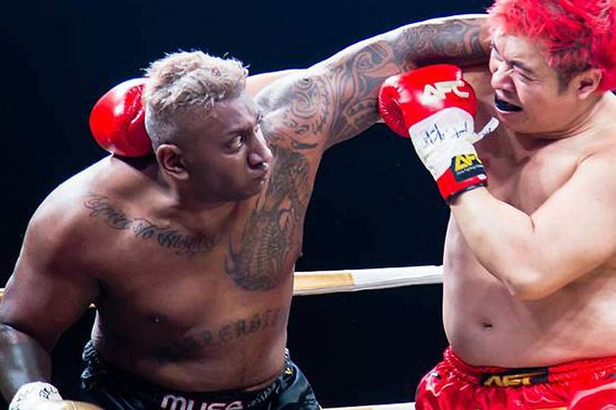 சிங்கப்பூர் குத்துச்சண்டைப் போட்டியில் பங்கேற்ற தமிழர் உயிரிழப்பு (வீடியோ)