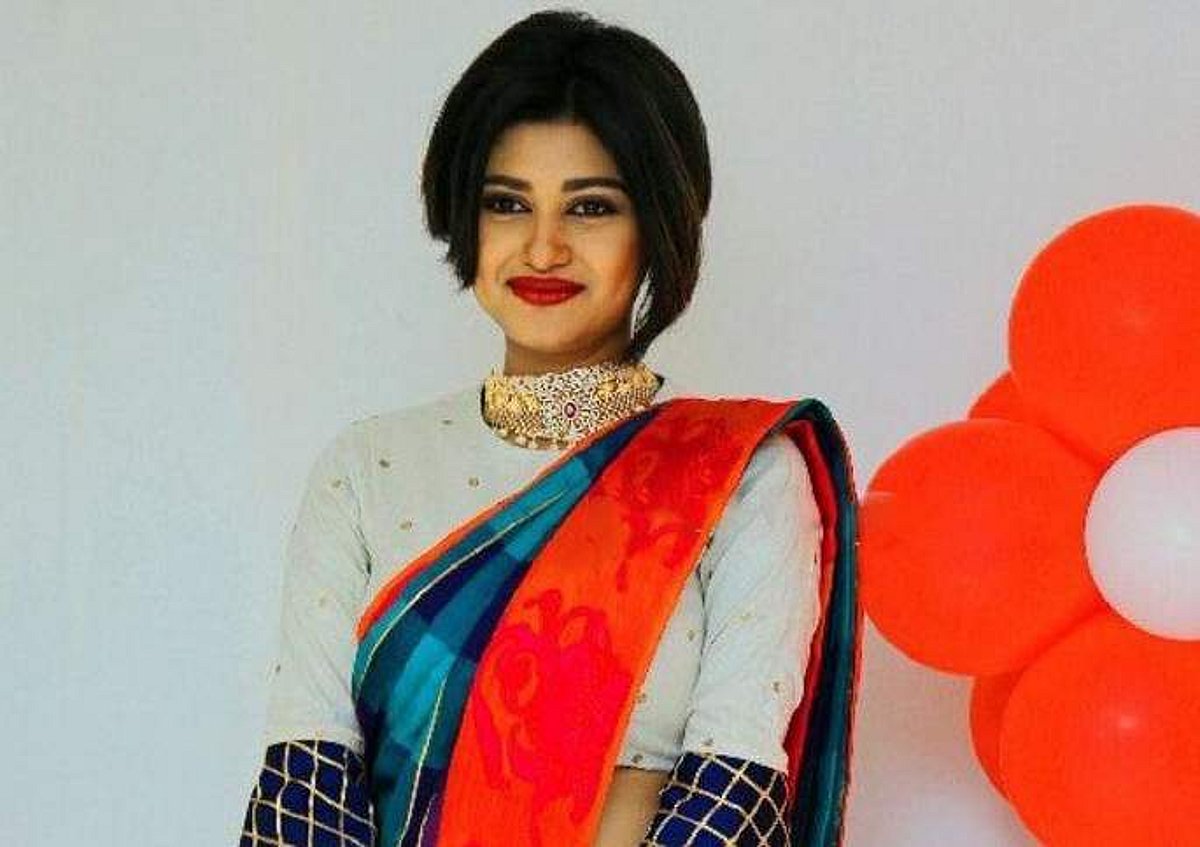 ஜவுளிக்கடை நிகழ்ச்சியில் பங்கேற்ற ஓவியாவின் புகைப்படங்கள்!