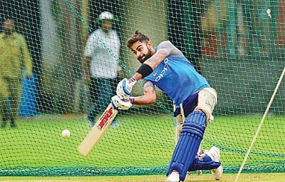 எந்த பந்துவீச்சாளருக்கும் சவாலளிக்கக் கூடியவர் விராட் கோலி: பாக். வீரர்