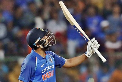 ஆஸி.,க்கு எதிராக 50 சிக்ஸர்களை பறக்கவிட்டு ரோஹித் சாதனை!