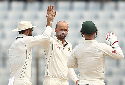 2-வது டெஸ்ட்: லயன் 7 விக்கெட்டுகள்; வங்கதேசம் 305 ரன்கள்!