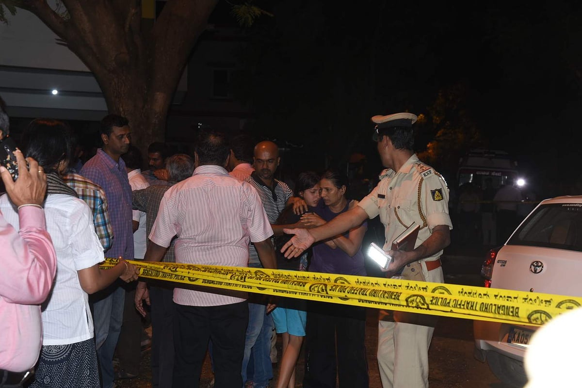 ஹெல்மெட் அணிந்த கொலையாளி, வெளிநாட்டுத் துப்பாக்கி: சிசிடிவி கேமராவில் பதிவான கௌரி லங்கேஷ் படுகொலை